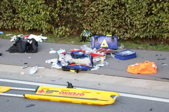 Eingesetzten Material, Taschen und Schaufeltrage des Rettungsdienstes
