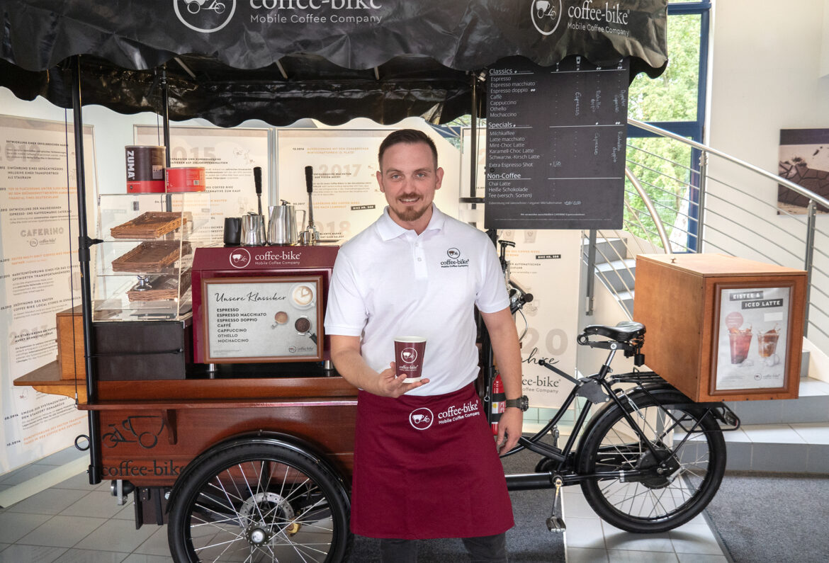 Franchisepartner Mario Ivandic startet mit seinem Coffee-Bike in die Selbstständigkeit. / Foto: Coffee-Bike GmbH
