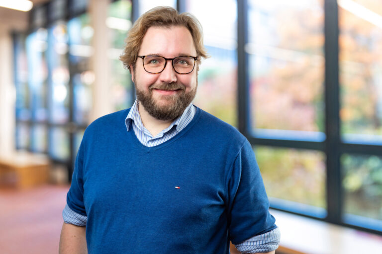 Prof. Dr. Florian Fröhlich / Foto: Simone Reukauf
