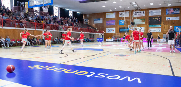 Girolive-Panthers unterliegen knapp gegen Eisvögel USC Freiburg, 30.09.2023 / Foto: Dieter Reinhard