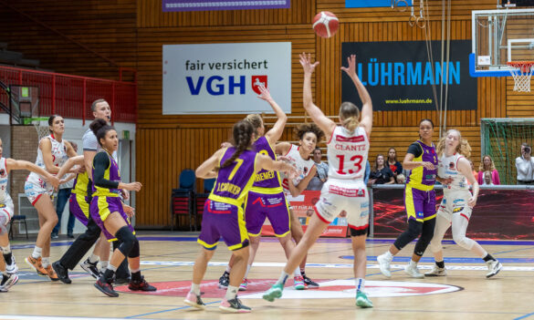 1DX26917 GiroLive Panthers Osnabrück gegen BG 74 Göttingen / Foto: Reinhard