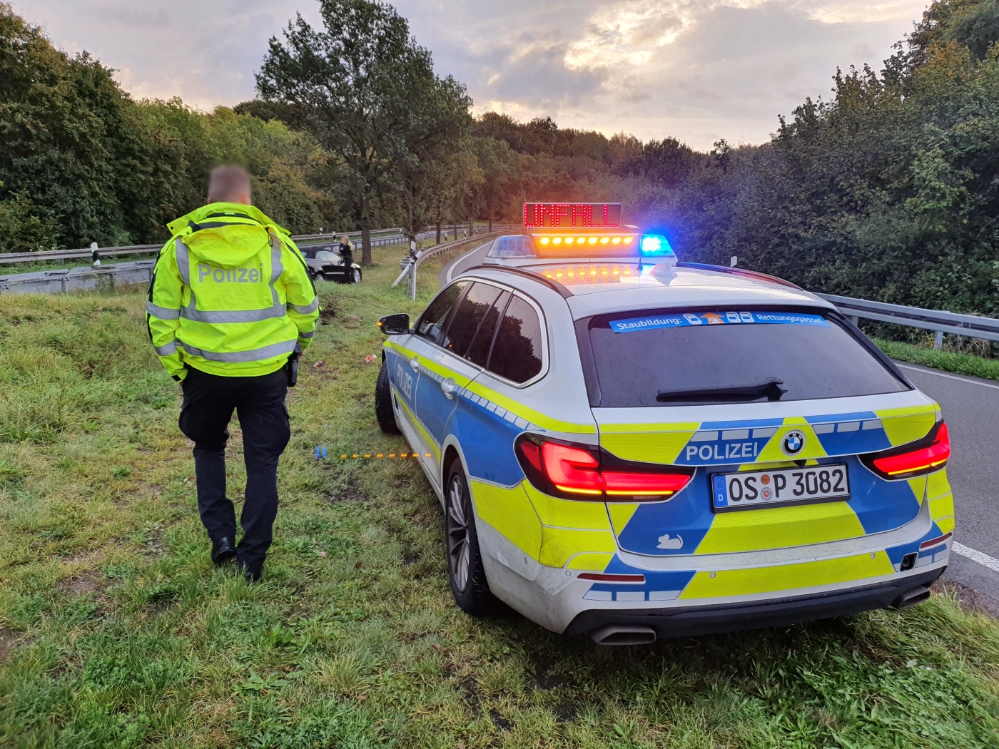 Nach Unfall: Polizei findet verlassenen PKW im Autobahnkreuz Osnabrück-Süd. / Foto: Heiko Westermann Nach Unfall: Polizei findet verlassenen PKW im Autobahnkreuz Osnabrück-Süd