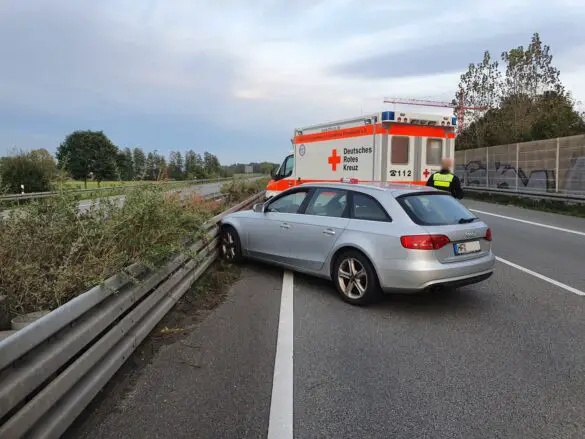 PKW prallt auf A30 bei Melle gegen Leitplanke