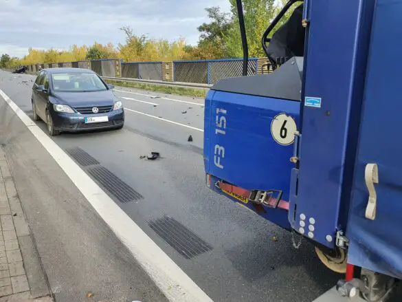 3 Schwerverletzte: PKW krachen auf B68 ineinander, ein Auto kippt aufs Dach