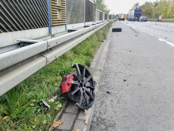 3 Schwerverletzte: PKW krachen auf B68 ineinander, ein Auto kippt aufs Dach