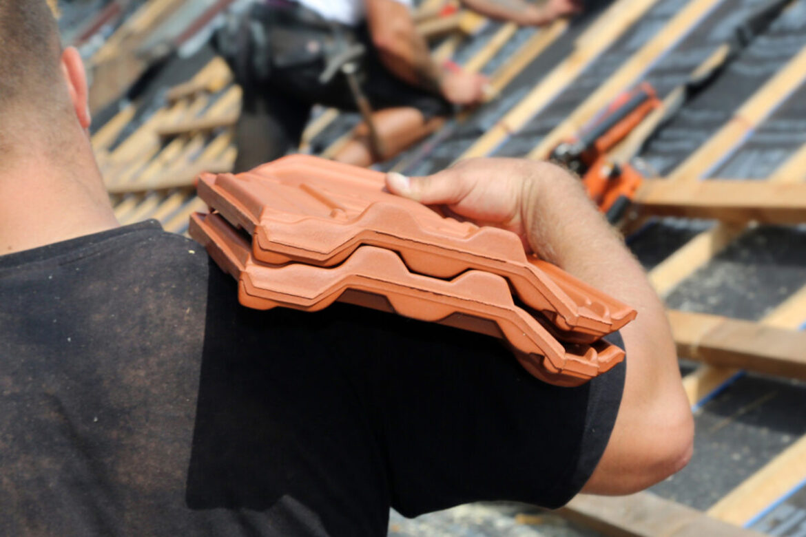 Dachdecker in Osnabrück bekommen künftig mehr Geld. / Foto: IG Bau