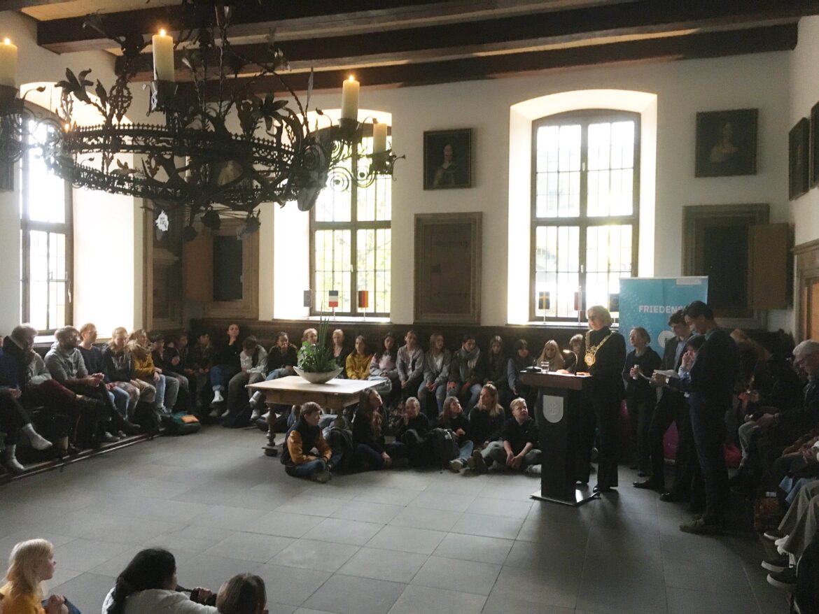 Friedenssingen, Empfang der Chöre im Rathaus / Foto: Dominik Lapp