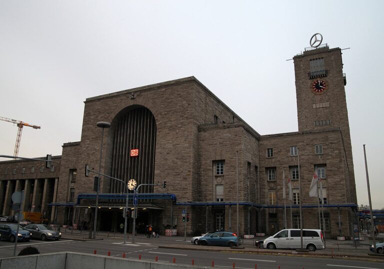 Stuttgarter Hauptbahnhof wegen Bedrohungslage komplett geräumt