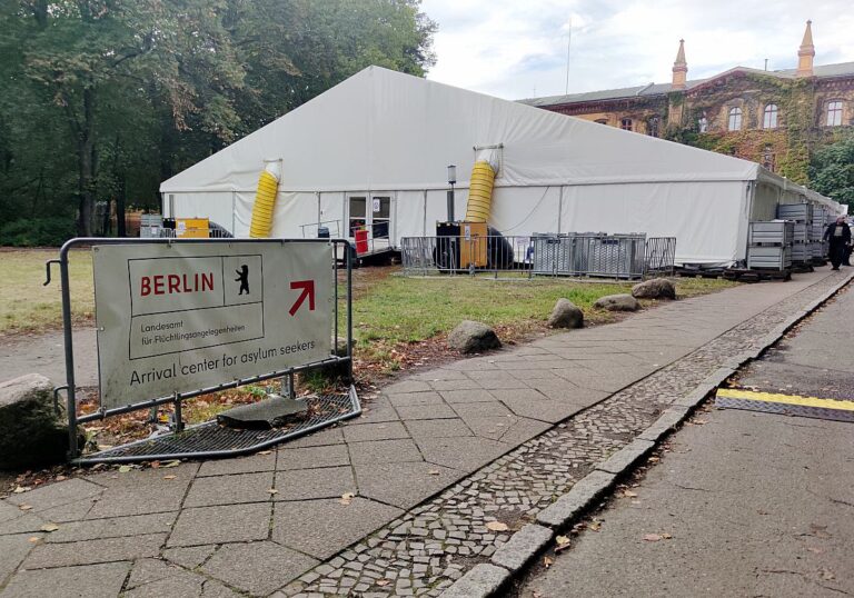 Erstlager für Asylsuchende in Berlin