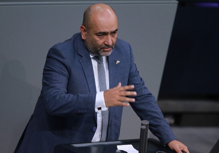 Nouripour verteidigt schärfere Abschieberegeln