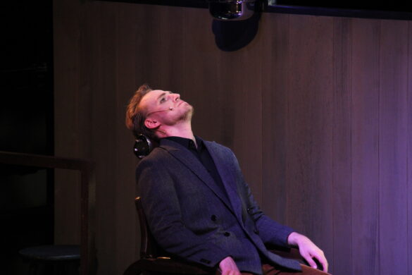 Eine starke Kontur verleiht Leander Bertholdt seinem Sweeney. / Foto: Dominik Lapp