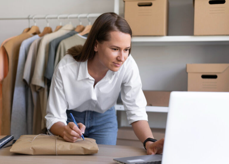Kundenbindung im E-Commerce im Wandel: Technologie als Antwort auf sinkende Loyalität. Bild: Freepik