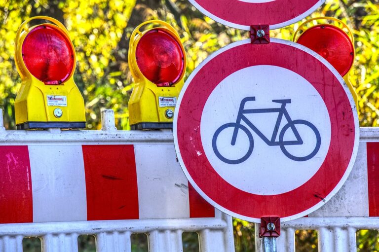 Symbolbild Straßensperrung / Foto: Markus Distelrath, Pixabay