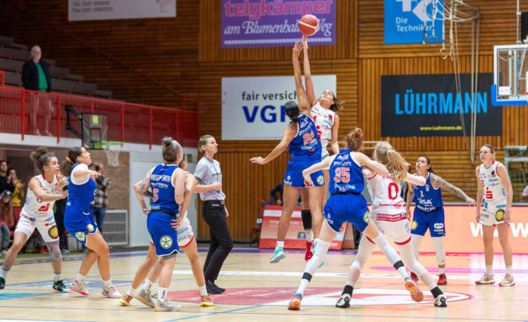 GiroLive Panthers vs. Gisa Lions MBC / Foto: Dieter Reinhard