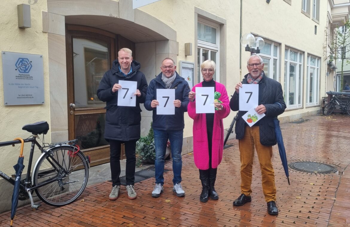 V.l.n.r.: Phil Havermann, Reinhard Voigt, Heike Köhler (Krebsberatungsstelle) und Karl-Heinz Thiemann. / Foto: Heike Köhler