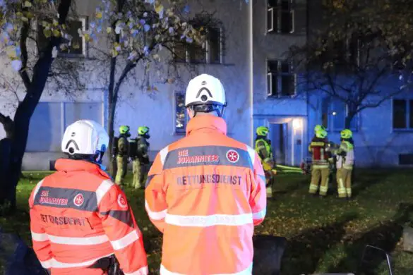 Gebäudebrand mit Menschenleben in Gefahr im Schinkel. / Foto: Heiko Westermann Gebäudebrand mit Menschenleben in Gefahr im Schinkel