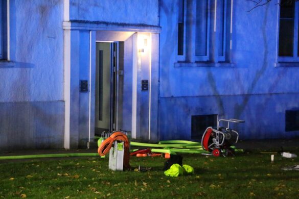 Gebäudebrand mit Menschenleben in Gefahr im Schinkel. / Foto: Heiko Westermann Gebäudebrand mit Menschenleben in Gefahr im Schinkel