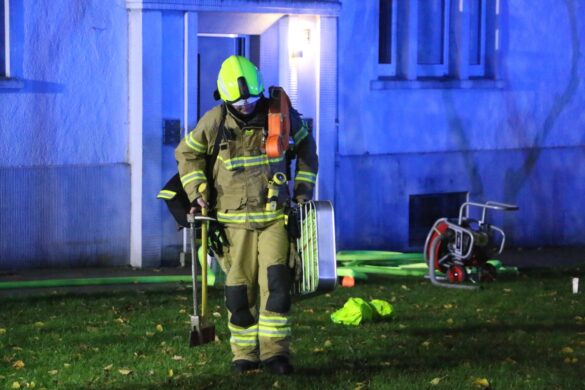 Gebäudebrand mit Menschenleben in Gefahr im Schinkel. / Foto: Heiko Westermann Gebäudebrand mit Menschenleben in Gefahr im Schinkel