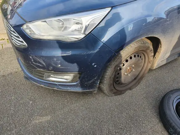 PKW und Fahrrad stoßen in Kreisverkehr in Bissendorf zusammen, Radfahrerin leicht verletzt