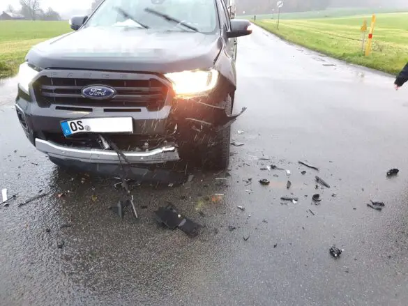 PKW stoßen in Georgsmarienhütte frontal zusammen, Kleinwagen fuhr vermutlich zu schnell