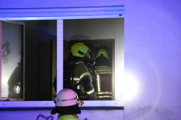 Decke von Obdachlosen gerät an Sutthauser Straße in Brand