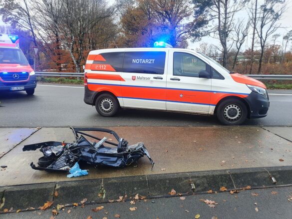 Mehrere Verletzte nach schwerer Kollision von zwei PKW an Autobahn A1 in Bramsche. / Foto: Heiko Westermann Mehrere Verletzte nach schwerer Kollision von zwei PKW an Autobahn A1 in Bramsche