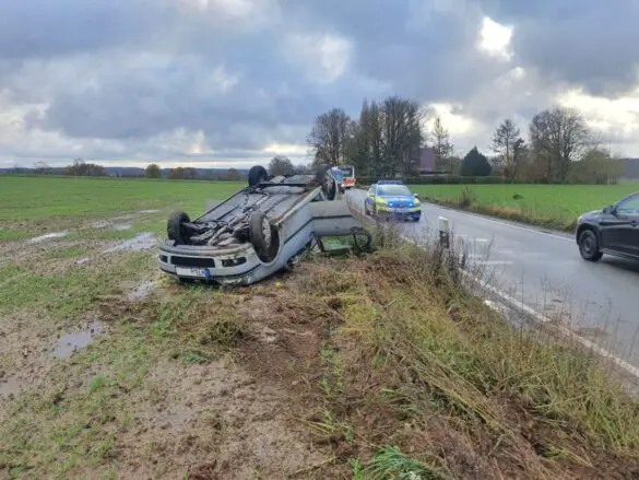 Auto überschlägt sich auf Meller Landstraße, Unfall endet glimpflich
