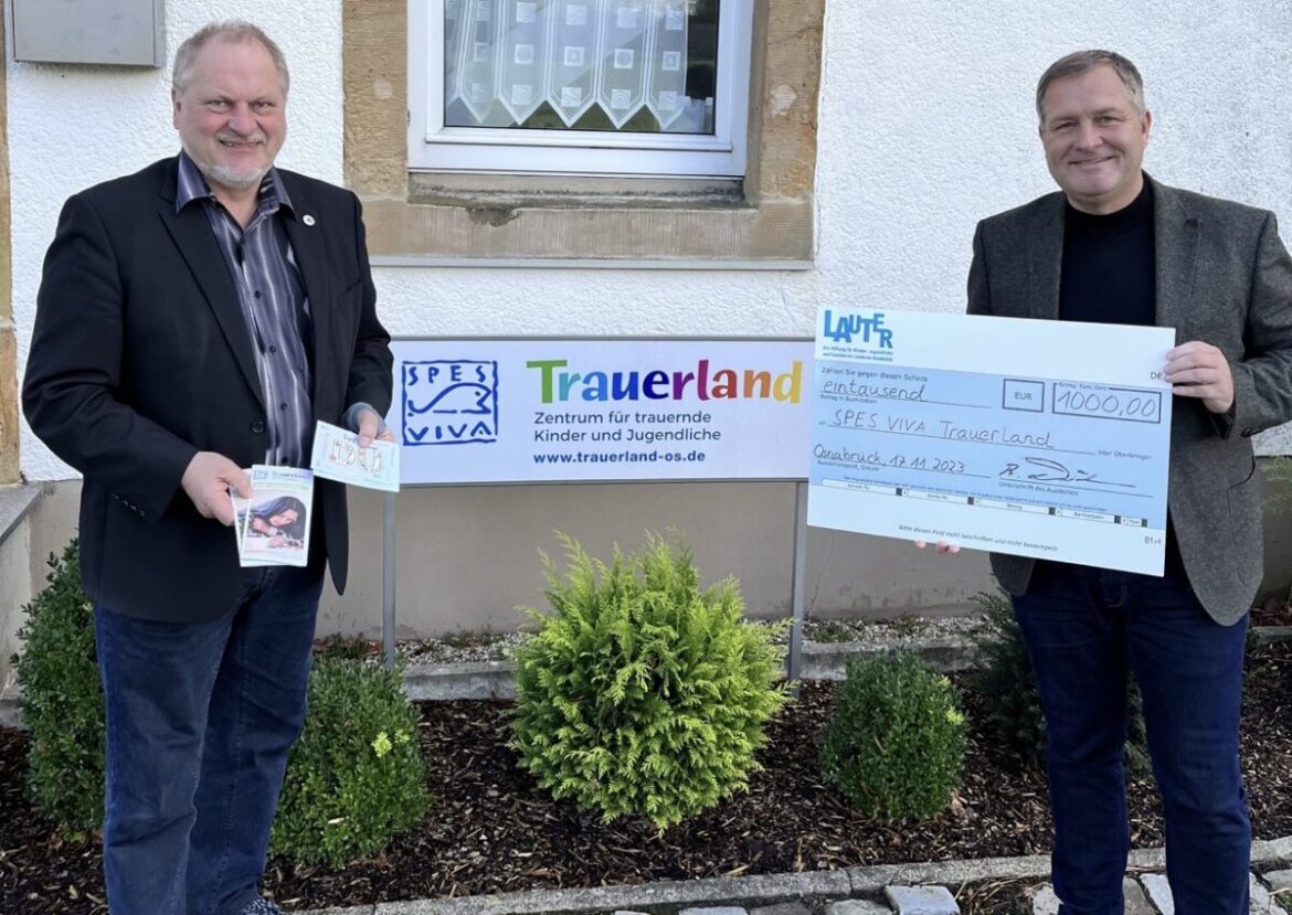 Spendenübergabe / Foto: Stiftung Lauter