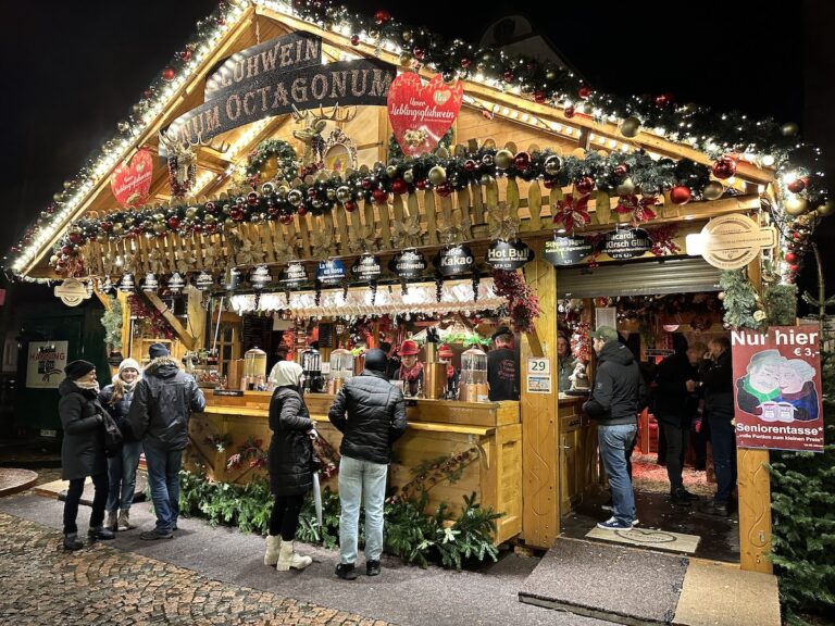 Das Vinum Octagonom auf dem Osnabrücker Weihnachtsmarkt / Foto: Pohlmann