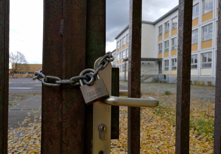 Verschlossenes Tor