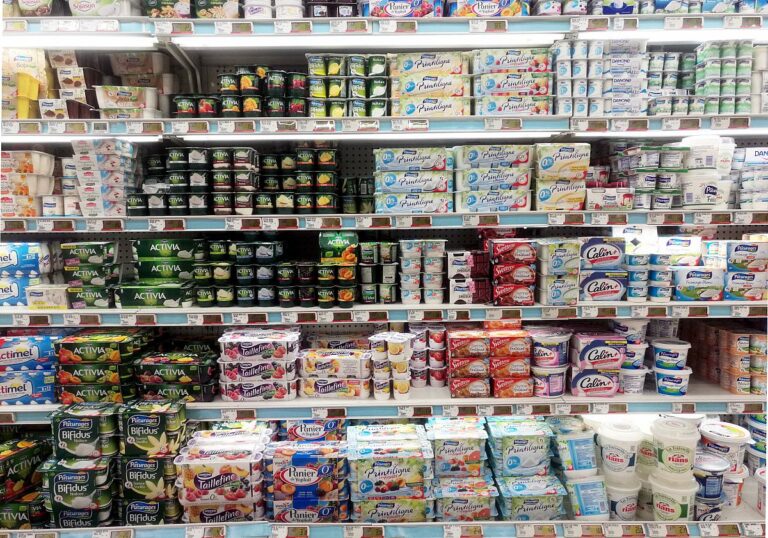 Supermarkt Kühlregal Joghurt
