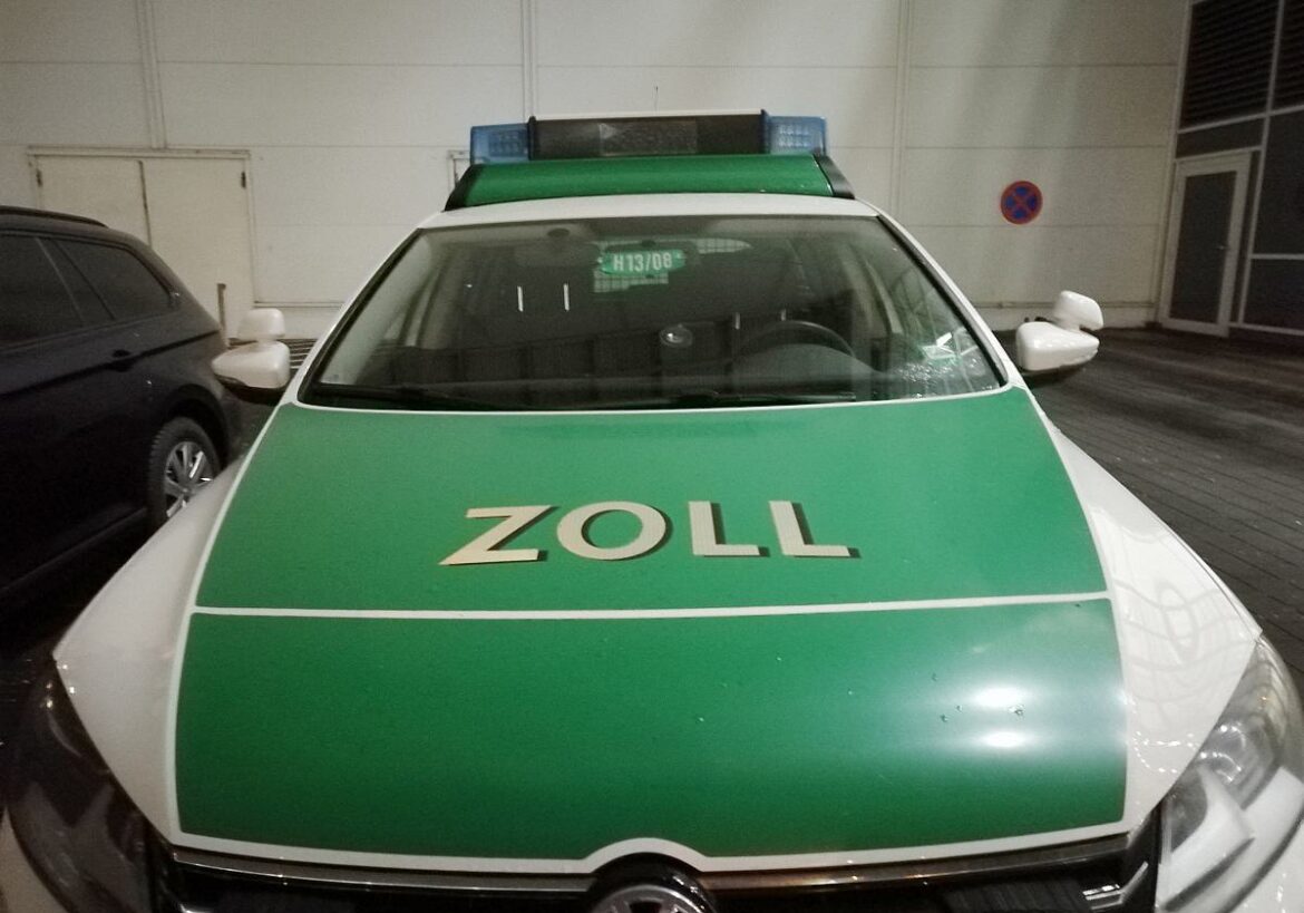 Zoll Einsatzfahrzeug