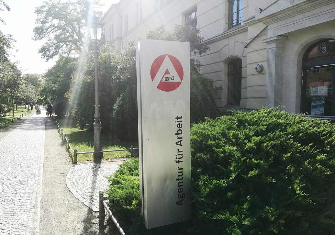 Schild Agentur für Arbeit