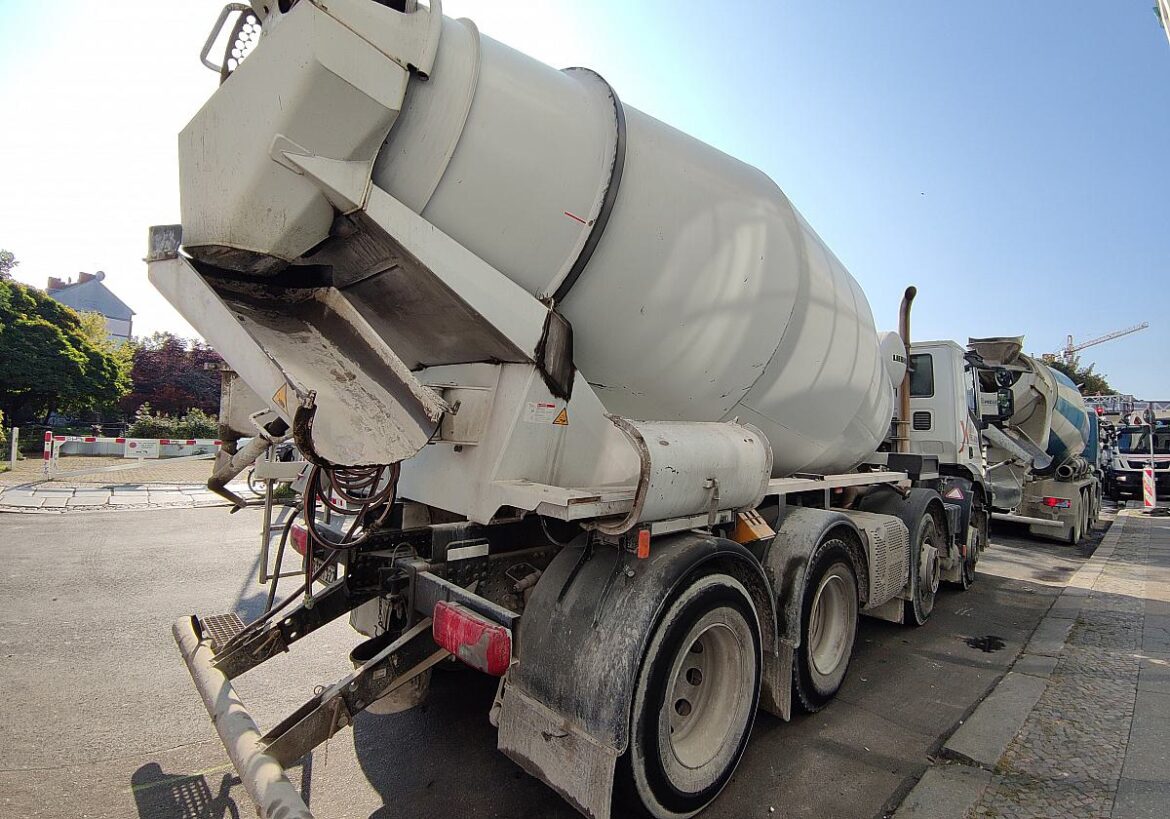 Betonmischfahrzeug