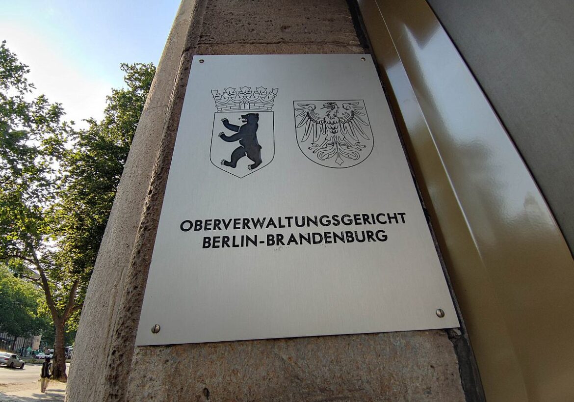 Schild Oberverwaltungsgericht Berlin-Brandenburg