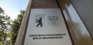 Schild Oberverwaltungsgericht Berlin-Brandenburg