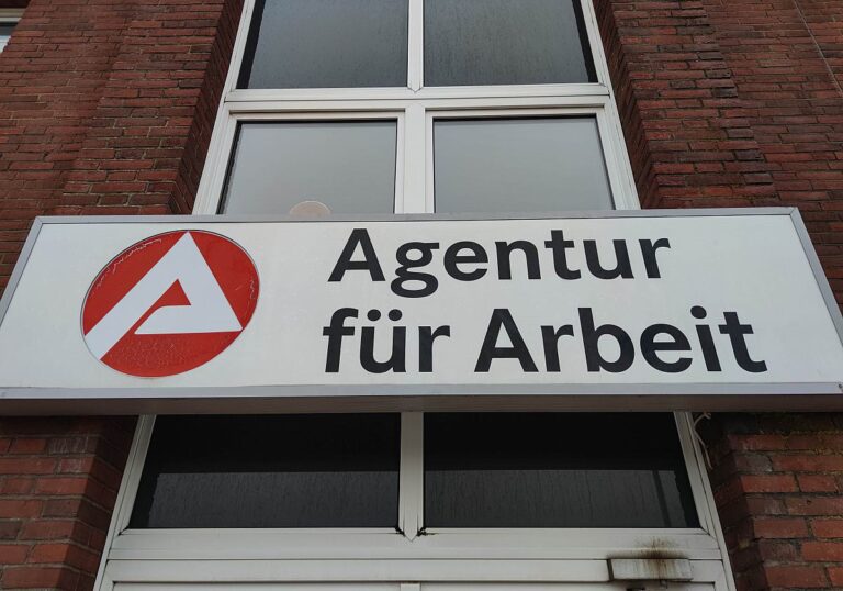 Schild Agentur für Arbeit