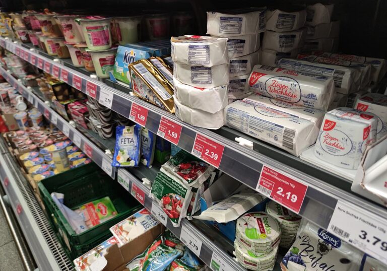 Kühlregal Supermarkt