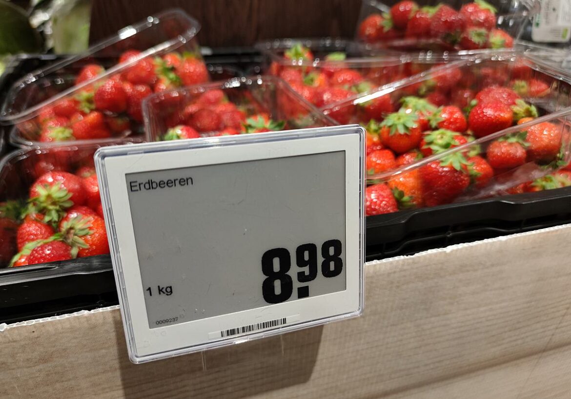 Preisschild Erdbeeren