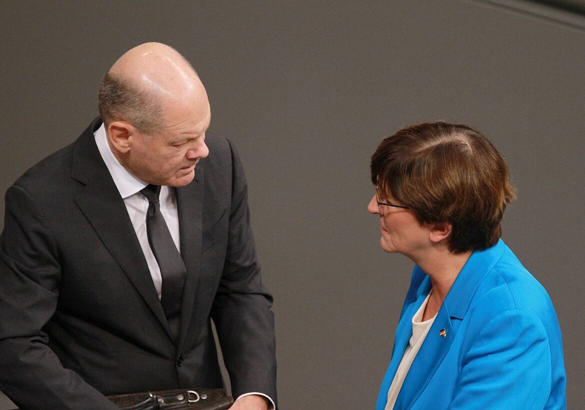 Bundeskanzler Olaf Scholz (SPD) und Saskia Esken (SPD)