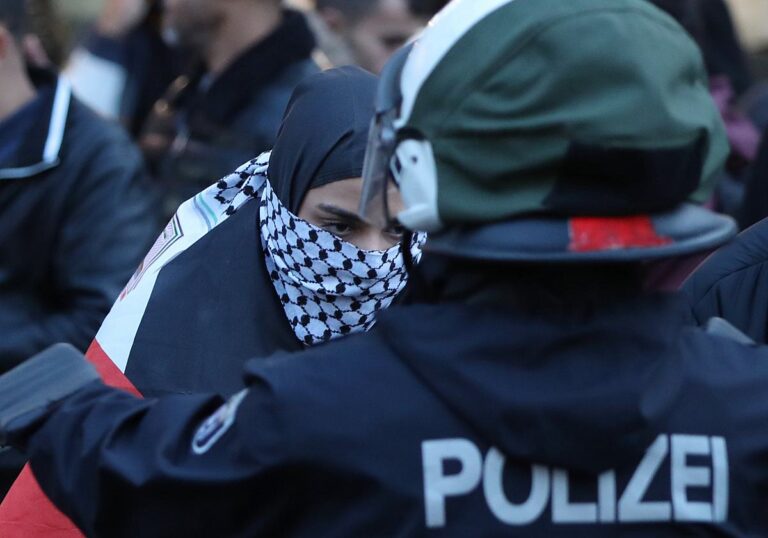 Polizei schreitet bei Pro-Palästina-Demo ein