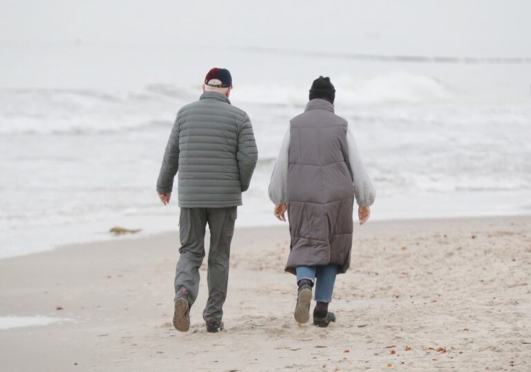 altes paar am Strand
