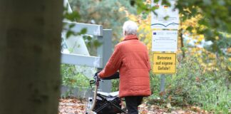 Rentnerin am Rollator