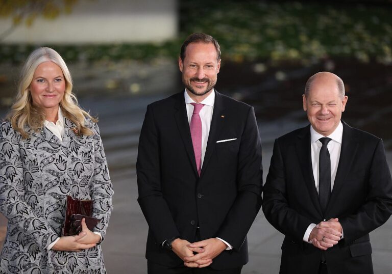 Norwegischer Kronprinz und Mette-Marit mit Bundeskanzler Olaf Scholz (SPD)