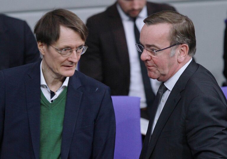 Bundesgesundheitsminister Karl Lauterbach (SPD) und Bundesverteidigungsminister Boris Pistorius (SPD)