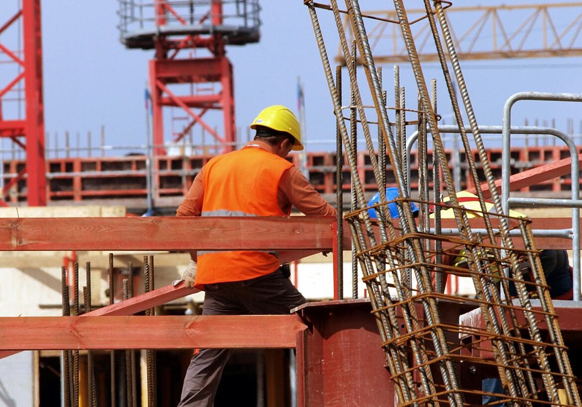 Bauarbeiter auf einer Baustelle