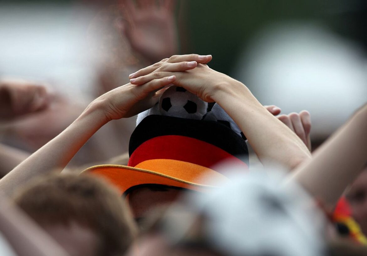 Symbolbild Fan der deutschen Nationalmannschaft