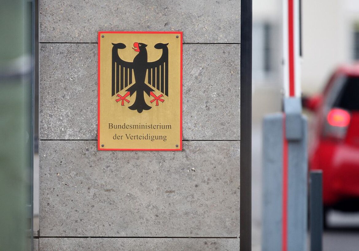 Schild Bundesministerium der Verteidigung