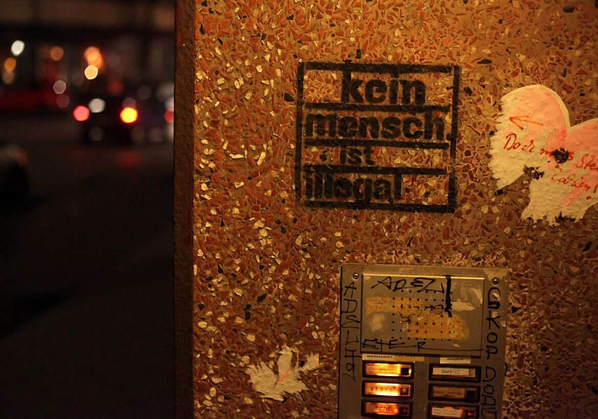 Graffiti "Kein Mensch ist illegal"
