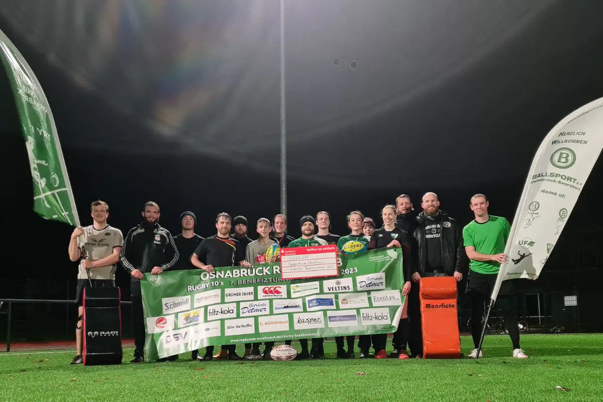 Rugby-Team spendet / Foto: Osnabrücker Krebsstiftung